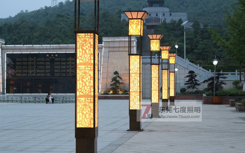 东莞麻豆视频下载照明(QDJGDZ-009)广场方形龙纹镂空麻豆最新网址柱景区广场安装实拍效果图