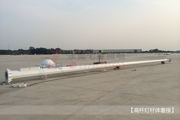 广场自动升降式麻豆视频传媒下载杆体套接现场图片